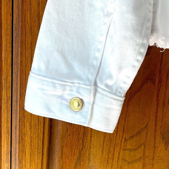 Brand New Michael Kors White Jean Jacket Gold Tone Button Up Frayed Base - Picture 11 of 13